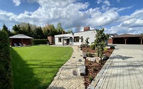 Kameralny Domek(jezioro, las, klimatyzacja, Wi-fi)